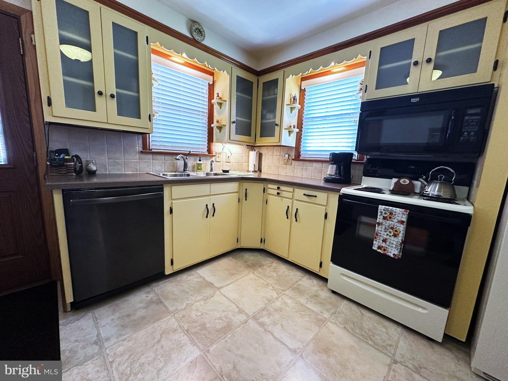 224 Noble Street Lititz, PA 17543 - Photo 6 of 63 Kitchen