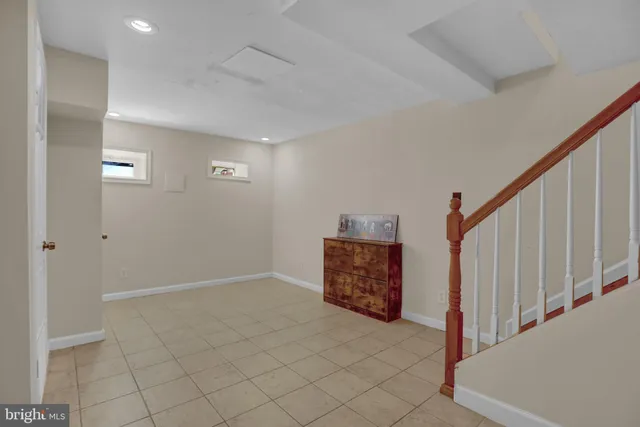 a view of a livingroom with furniture