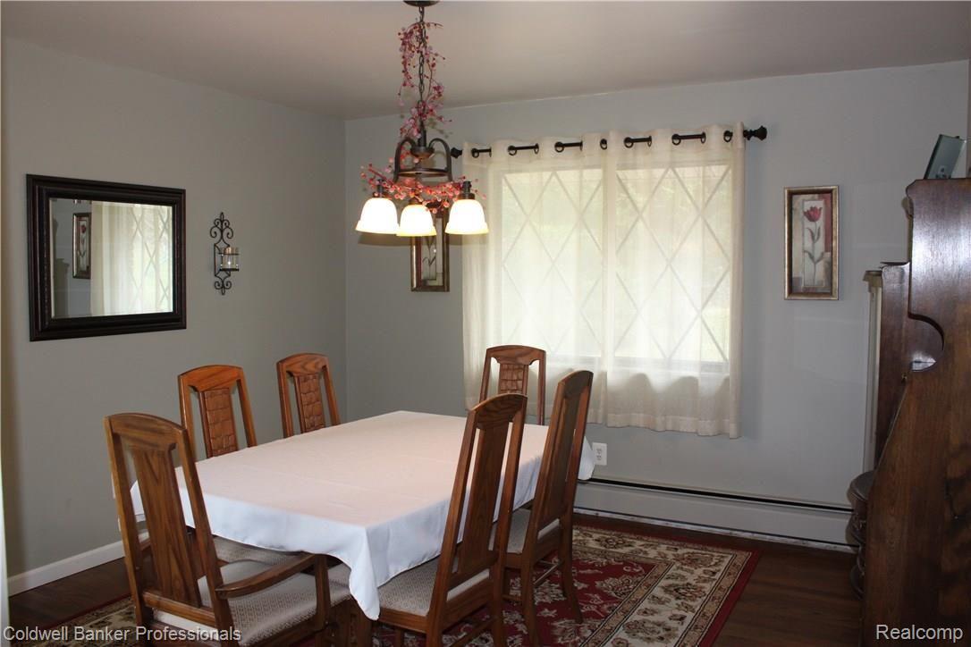 10090 Hadley Road Clarkston, MI 48348 - Photo 9 of 45 dining room1.JPG