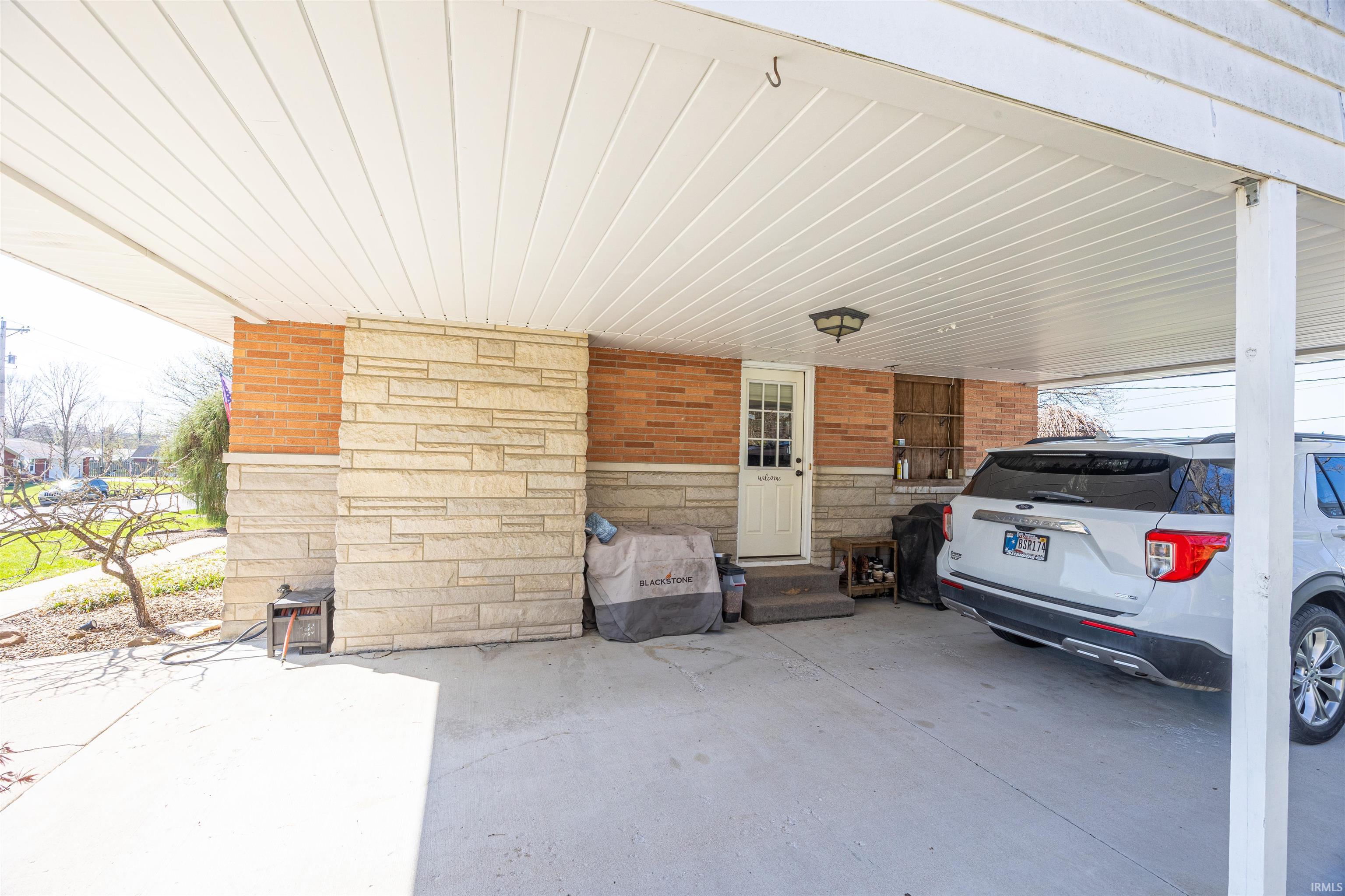 812 Giesler Road Jasper, IN 47546 - Photo 5 of 36