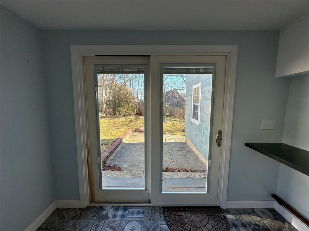 156 Parke Avenue Quincy, MA 02171 - Photo 17 of 23 a view of an front door