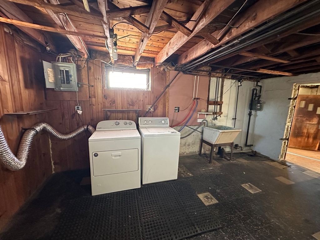 156 Parke Avenue Quincy, MA 02171 - Photo 23 of 23 a utility room with dryer and washer
