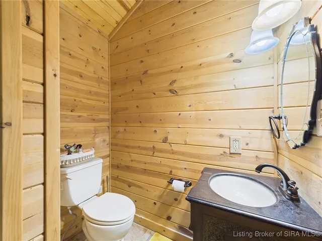 $475,000 | 813 Woodland Avenue, Corydon, IN 47112