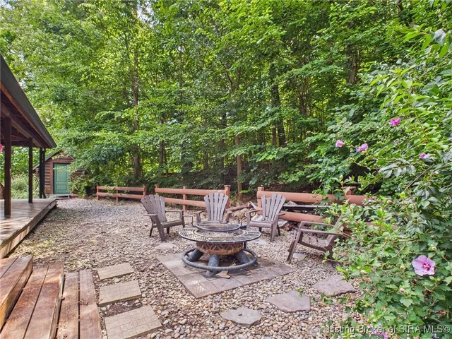 $475,000 | 813 Woodland Avenue, Corydon, IN 47112