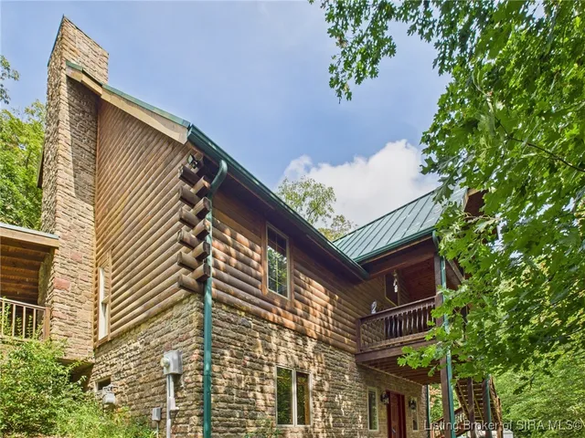 $475,000 | 813 Woodland Avenue, Corydon, IN 47112