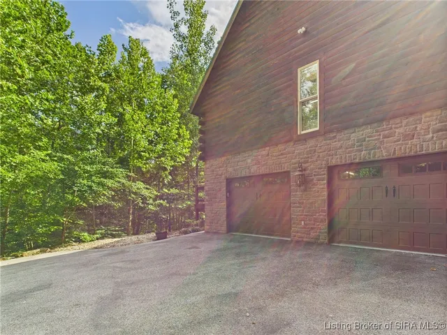 $475,000 | 813 Woodland Avenue, Corydon, IN 47112