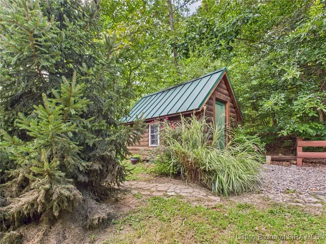 $475,000 | 813 Woodland Avenue, Corydon, IN 47112