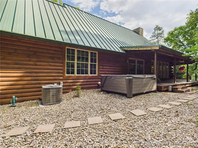 $475,000 | 813 Woodland Avenue, Corydon, IN 47112