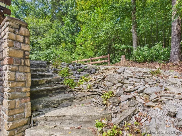 $475,000 | 813 Woodland Avenue, Corydon, IN 47112