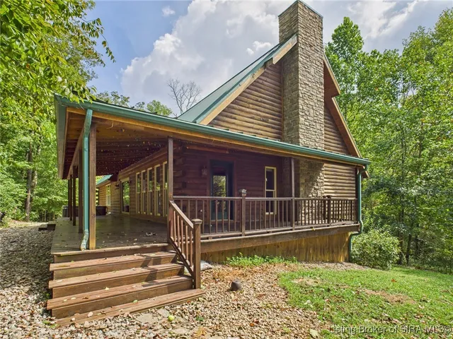 $475,000 | 813 Woodland Avenue, Corydon, IN 47112