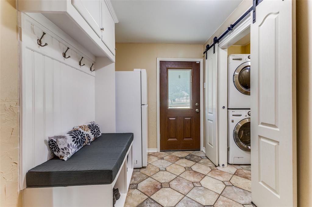 2525 Private Road 6040 Blue Ridge, TX 75424 - Photo 14 of 40 a view of walk in closet