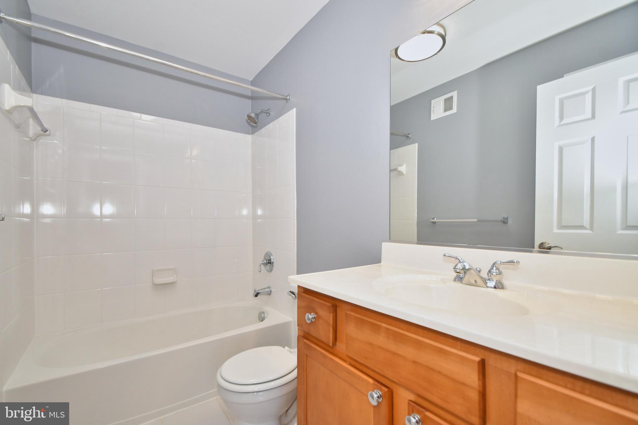 7199 Water Oak Road, Unit 152 Elkridge, MD 21075 - Photo 25 of 41 Master Bath