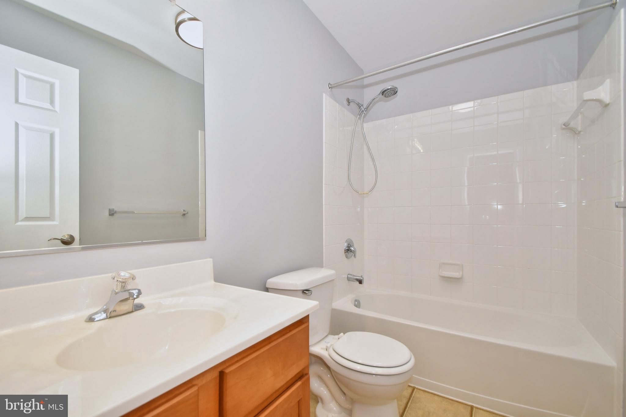 7199 Water Oak Road, Unit 152 Elkridge, MD 21075 - Photo 32 of 41 Hall Bathroom