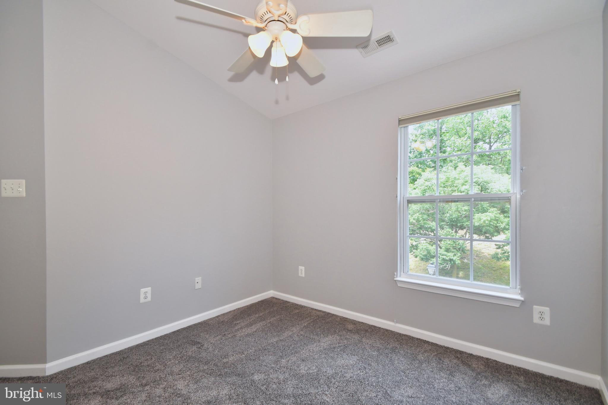 7199 Water Oak Road, Unit 152 Elkridge, MD 21075 - Photo 34 of 41 Bedroom 3