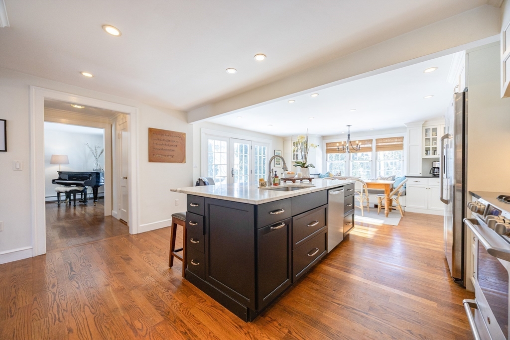 5 Wilde Road Wellesley, MA 02481 - Photo 2 of 37