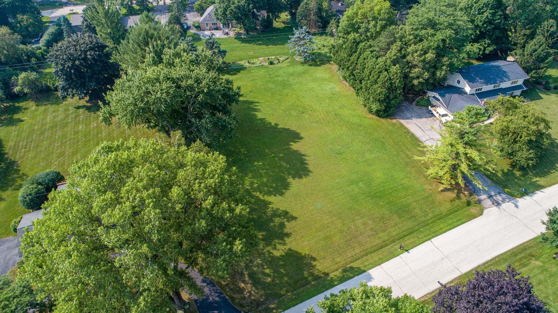 15305 Cascade Drive Elm Grove, WI 53122 - Photo 2 of 5 Front 2
