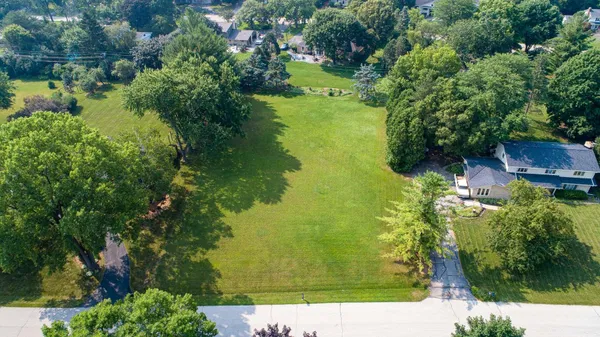 $514,990 | 15305 Cascade Drive, Elm Grove, WI 53122