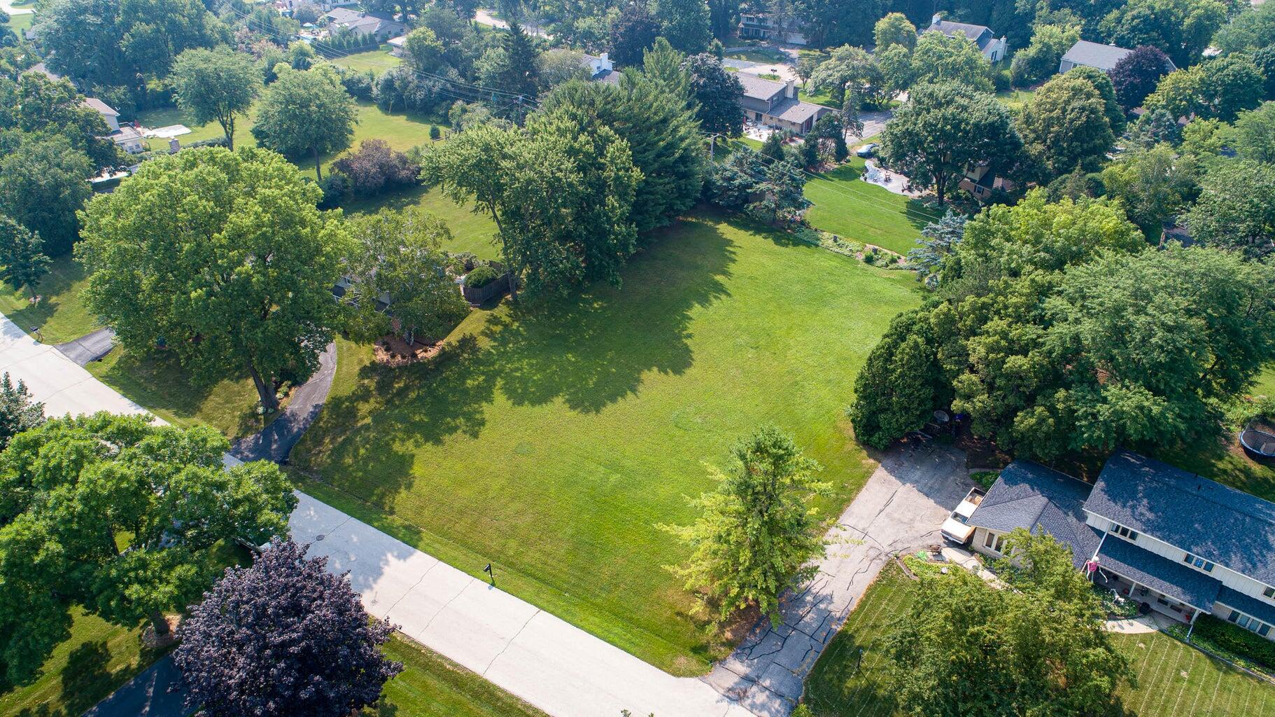 15305 Cascade Drive Elm Grove, WI 53122 - Photo 4 of 5 Birds eye