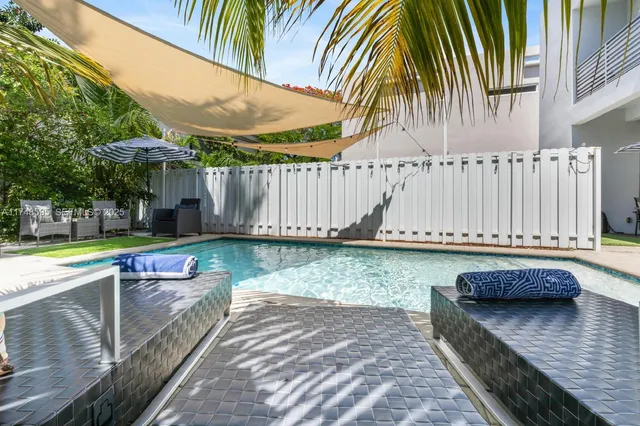 $20,900 | 3570 Southwest 23rd Street, Unit 3570, Miami, FL 33145