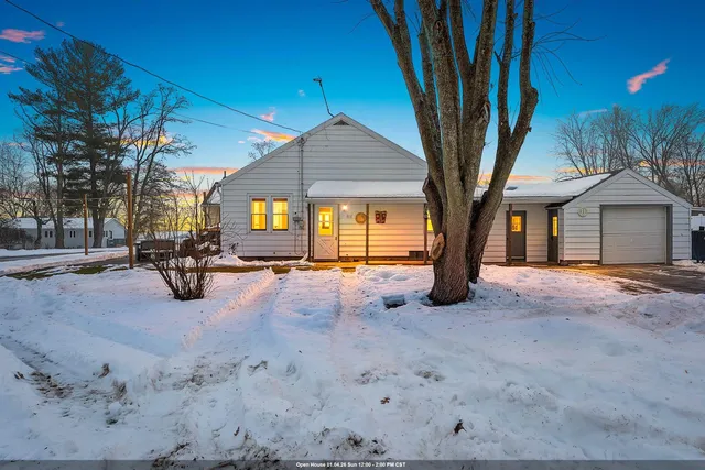 $244,900 | 812 Fremont Street, Fremont, WI 54940