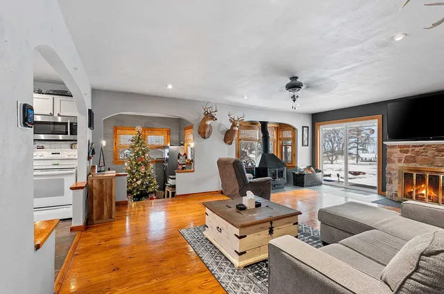 $244,900 | 812 Fremont Street, Fremont, WI 54940