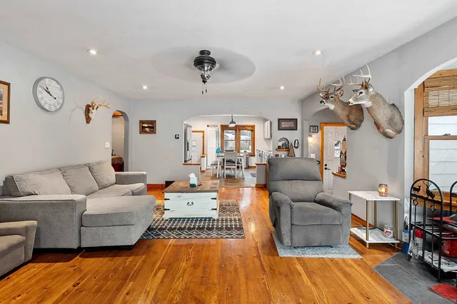 $244,900 | 812 Fremont Street, Fremont, WI 54940