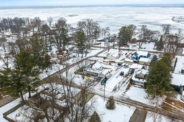 $244,900 | 812 Fremont Street, Fremont, WI 54940