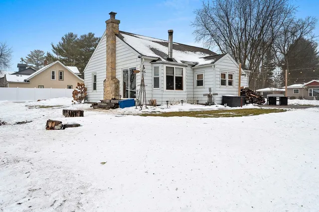 $244,900 | 812 Fremont Street, Fremont, WI 54940