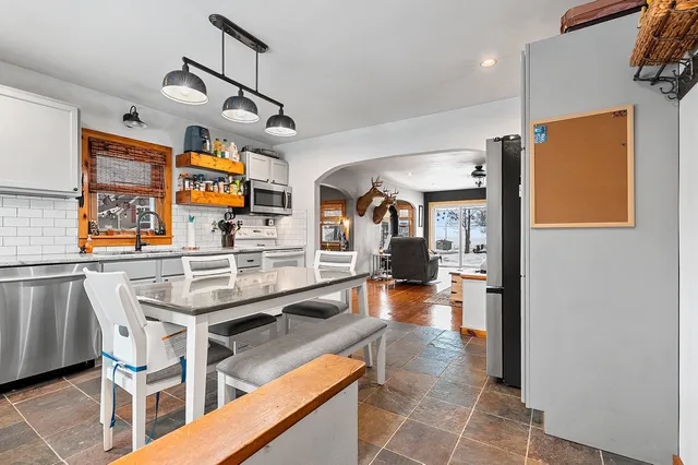 $244,900 | 812 Fremont Street, Fremont, WI 54940