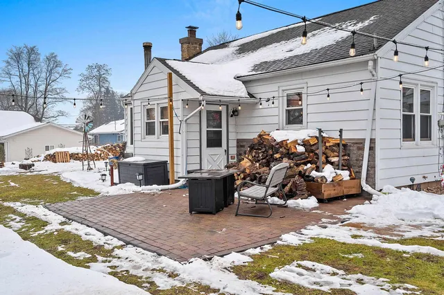 $244,900 | 812 Fremont Street, Fremont, WI 54940