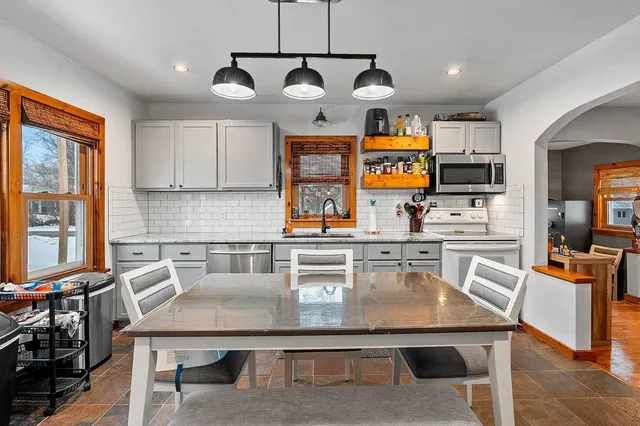 $244,900 | 812 Fremont Street, Fremont, WI 54940