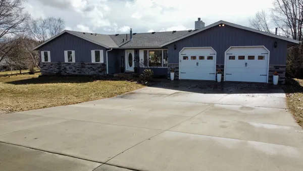 $565,000 | 705 Timberline Drive Southeast, Oronoco, MN 55960