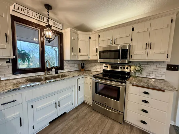 $565,000 | 705 Timberline Drive Southeast, Oronoco, MN 55960