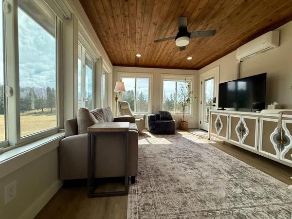$565,000 | 705 Timberline Drive Southeast, Oronoco, MN 55960