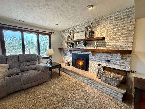 $565,000 | 705 Timberline Drive Southeast, Oronoco, MN 55960