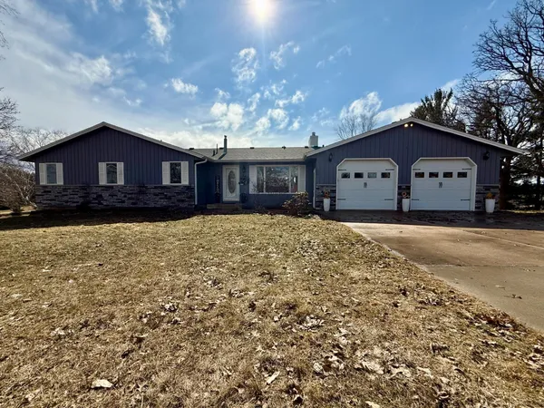 $565,000 | 705 Timberline Drive Southeast, Oronoco, MN 55960