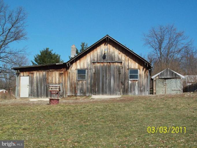 21384 Mt Lena Road Boonsboro, MD 21713 - Photo 2 of 5 Barn