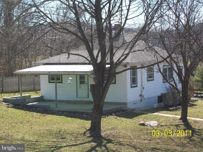 21384 Mt Lena Road Boonsboro, MD 21713 - Photo 4 of 5 Porch