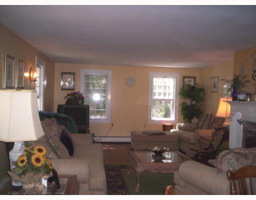 275 Hammet Road Coventry, RI 02816 - Photo 4 of 12 Living Room.
