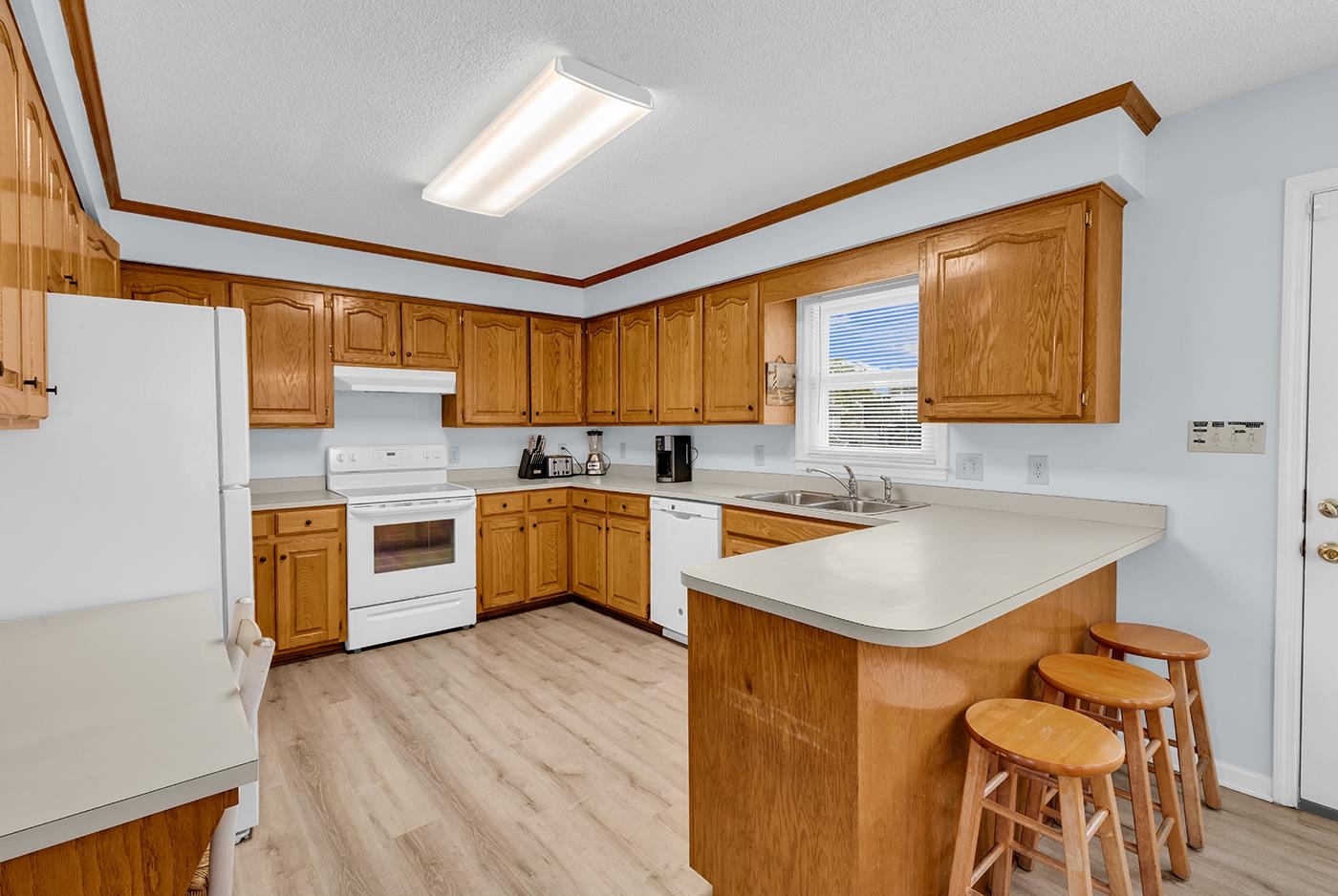 122 Seabreeze Drive Murrells Inlet, SC 29576 - Photo 5 of 54