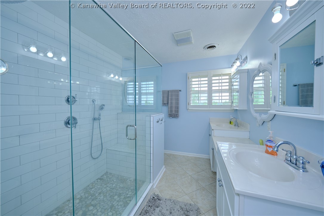 1805 Smith Road Charleston, WV 25314 - Photo 33 of 50 Updated Bath