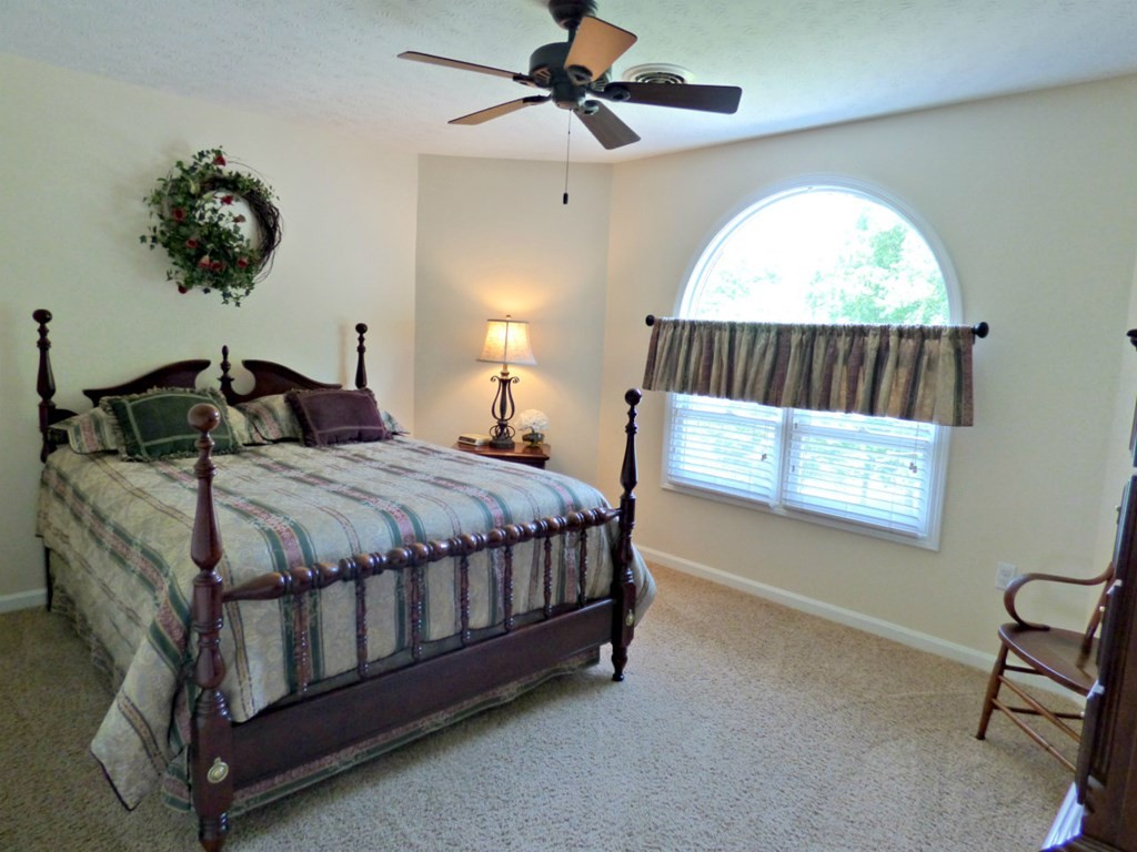 1109 Country Club Road Dandridge, TN 37725 - Photo 15 of 38 Gallery Image 15