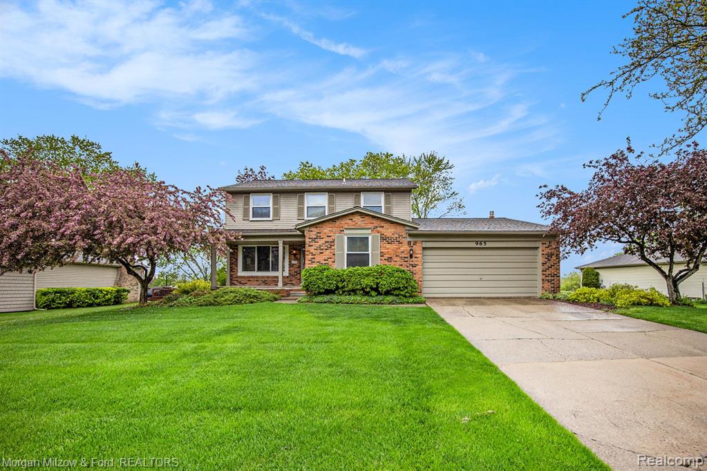 965 Dahlia Lane Rochester Hills, MI 48307 - Photo 1 of 30
