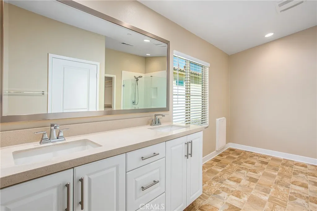 1567 Park Haven Drive Rialto, CA 92376 - Photo 12 of 35 Master Bathroom side view