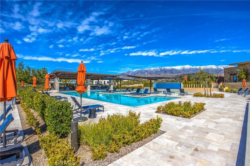 1567 Park Haven Drive Rialto, CA 92376 - Photo 28 of 35 community center pool view 4