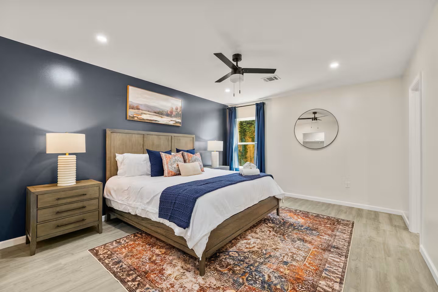 3719 Odin Court Houston, TX 77021 - Photo 26 of 39 Bedroom 5 with ensuite bath
