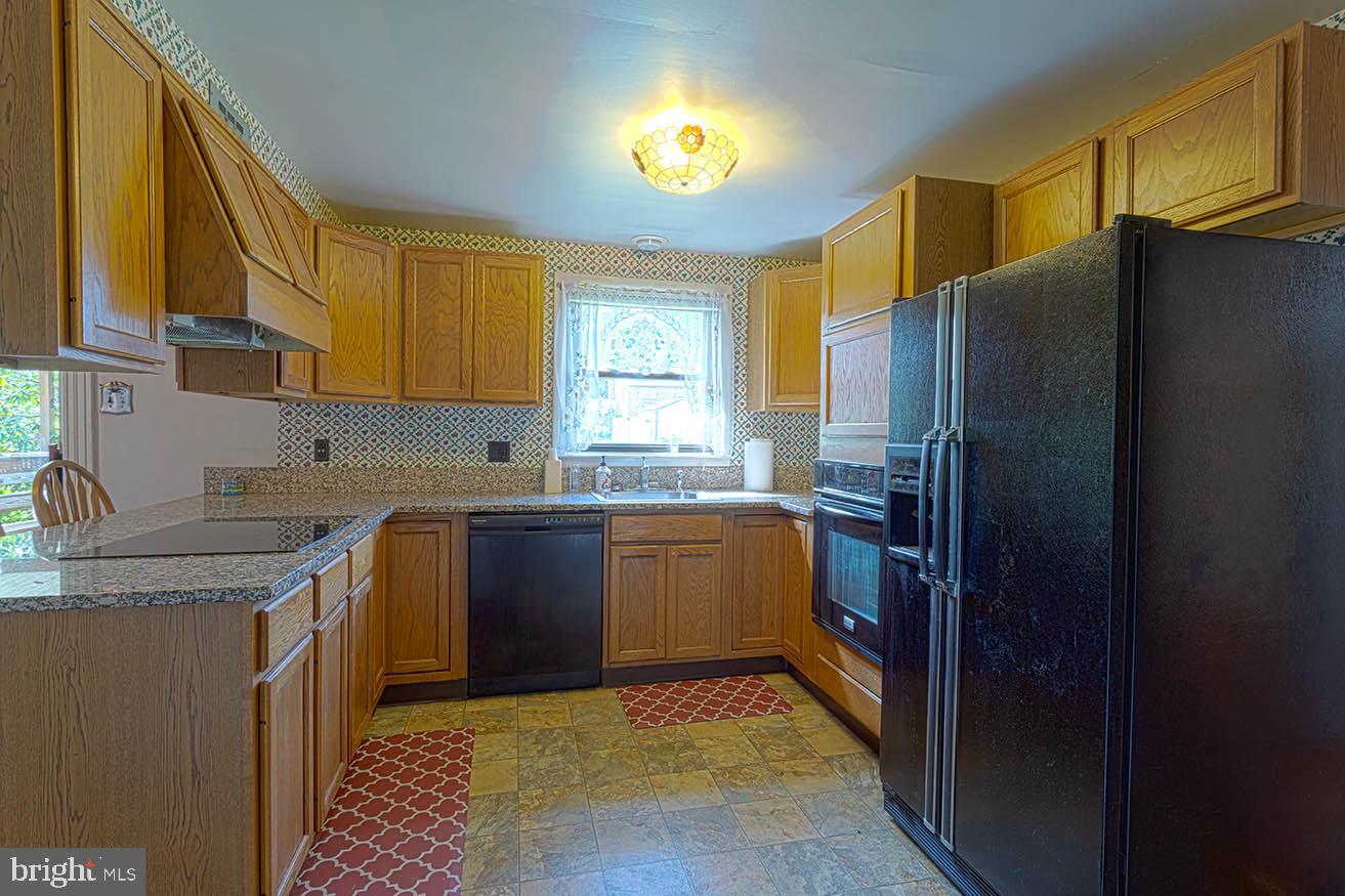 818 Rhodora Avenue Reading, PA 19605 - Photo 10 of 33