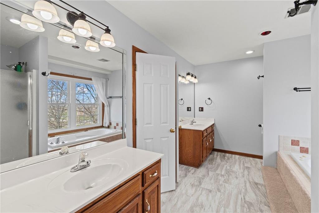 1330 North Lake City Valley Road Buckner, MO 64016 - Photo 19 of 46