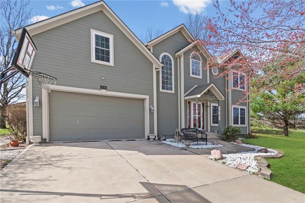 1330 North Lake City Valley Road Buckner, MO 64016 - Photo 2 of 46