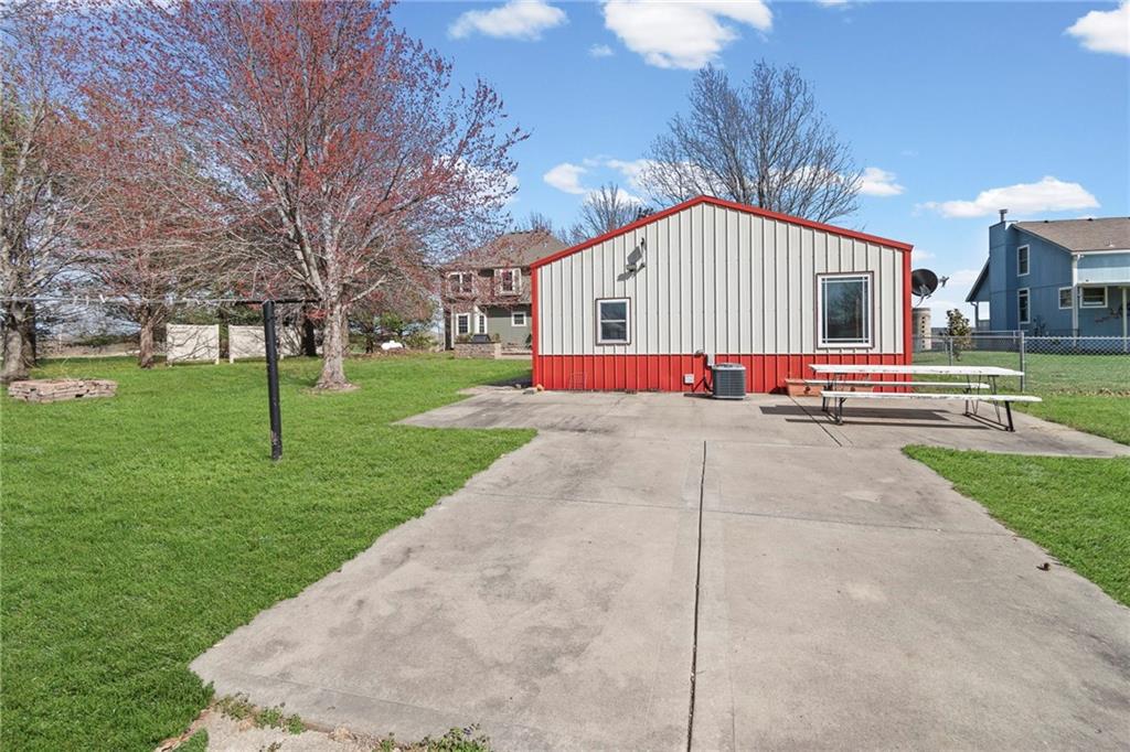 1330 North Lake City Valley Road Buckner, MO 64016 - Photo 44 of 46